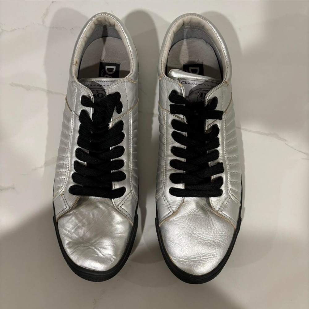 DOLCE & GABANNA MEN’S SILVER SHOE